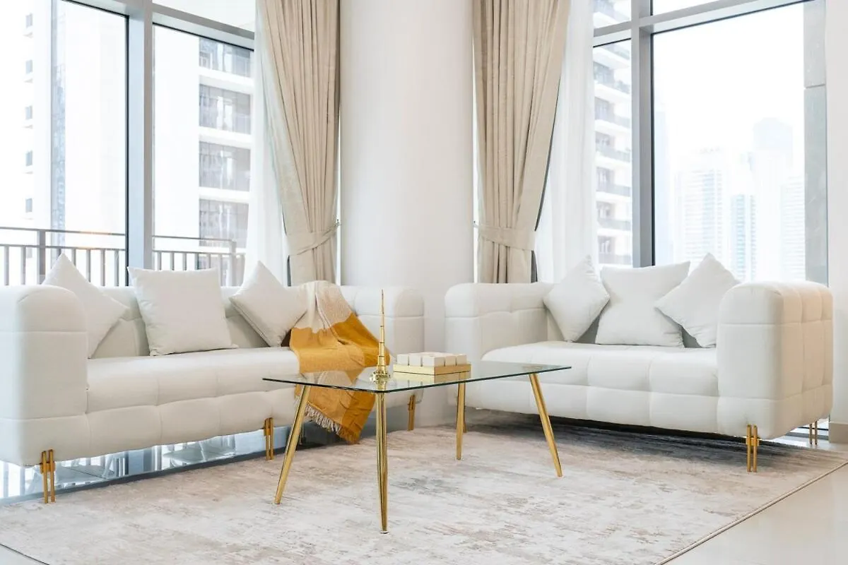 Bright And Chic 2-Bedrooms In Downtown Near Burj Khalifa And Dubai Mall!