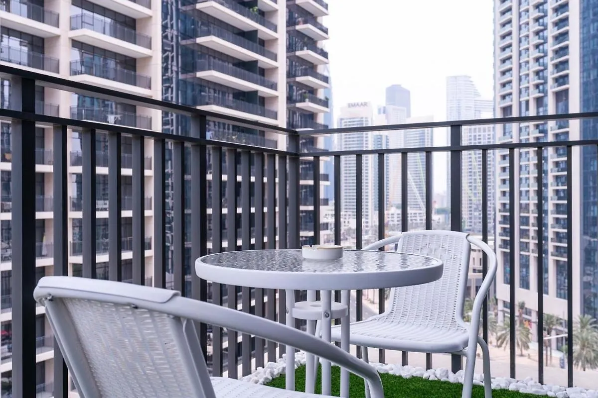 Bright And Chic 2-Bedrooms In Downtown Near Burj Khalifa And Dubai Mall! United Arab Emirates