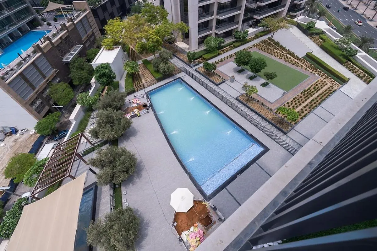 Bright And Chic 2-Bedrooms In Downtown Near Burj Khalifa And Dubai Mall! 0*,  United Arab Emirates