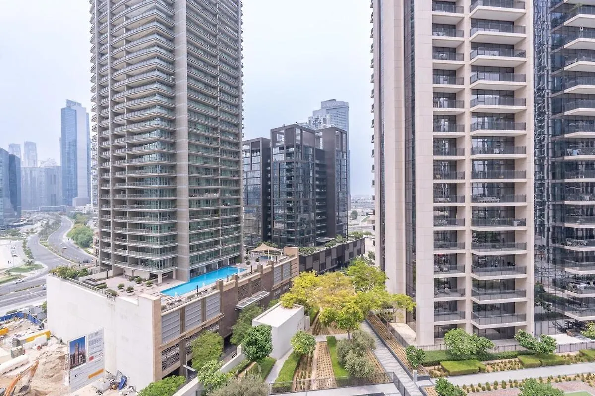 Bright And Chic 2-Bedrooms In Downtown Near Burj Khalifa And Dubai Mall!