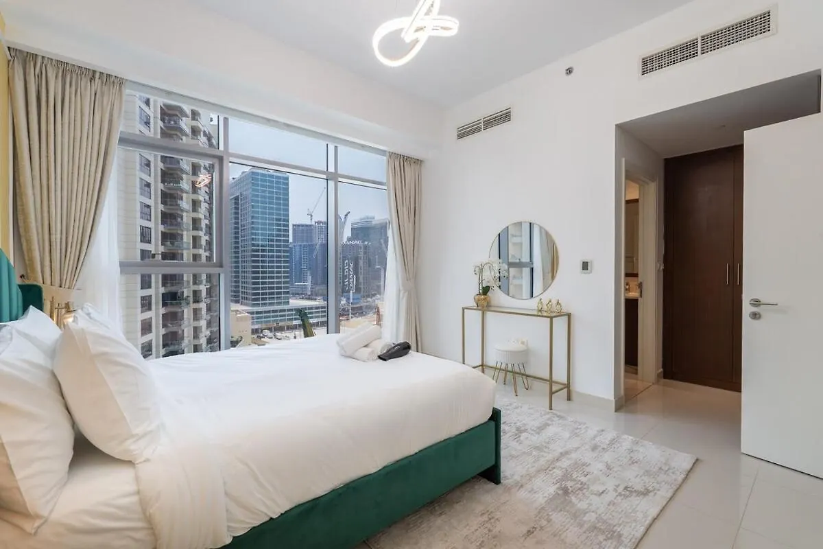 Apartment Bright And Chic 2-Bedrooms In Downtown Near Burj Khalifa And Dubai Mall!