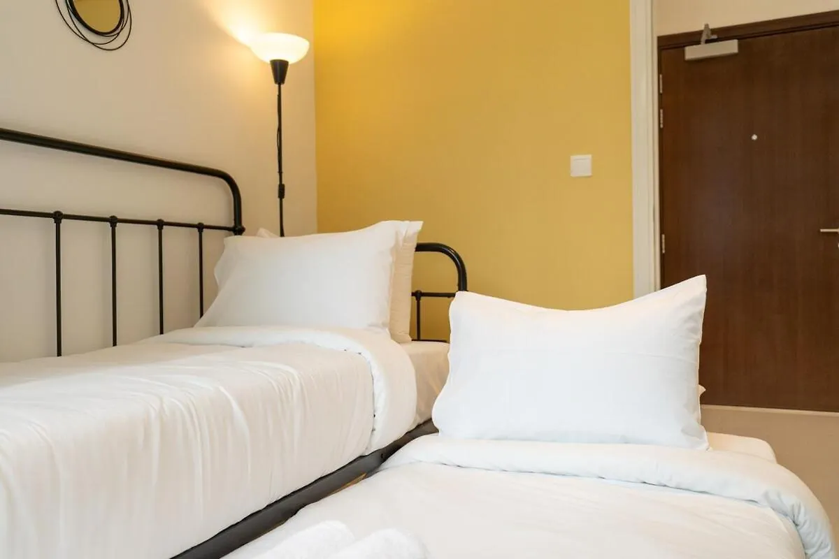 Apartment Bright And Chic 2-Bedrooms In Downtown Near Burj Khalifa And Dubai Mall!