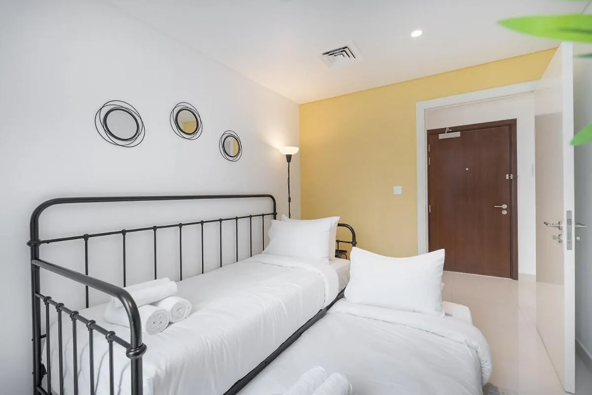 Apartment Bright And Chic 2-Bedrooms In Downtown Near Burj Khalifa And Dubai Mall!