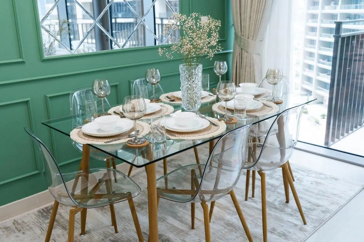 Bright And Chic 2-Bedrooms In Downtown Near Burj Khalifa And Dubai Mall!